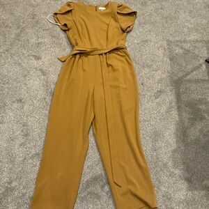 Calvin Klein Short tulip sleeve gold jumpsuit Size 12 Center back zipper closure